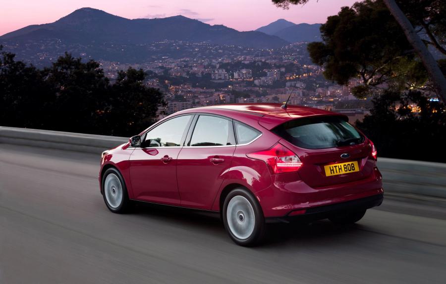  Ford Focus Hatchback 2012 года  (фото 2 из 7)